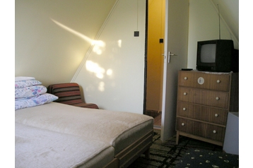 Hungría Chata Gyopárosfürdo, Exterior